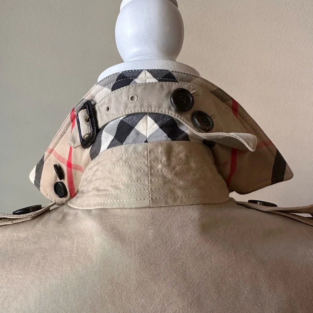 Burberry Beige Double-Breasted Trench Coat - Picture 2 of 12